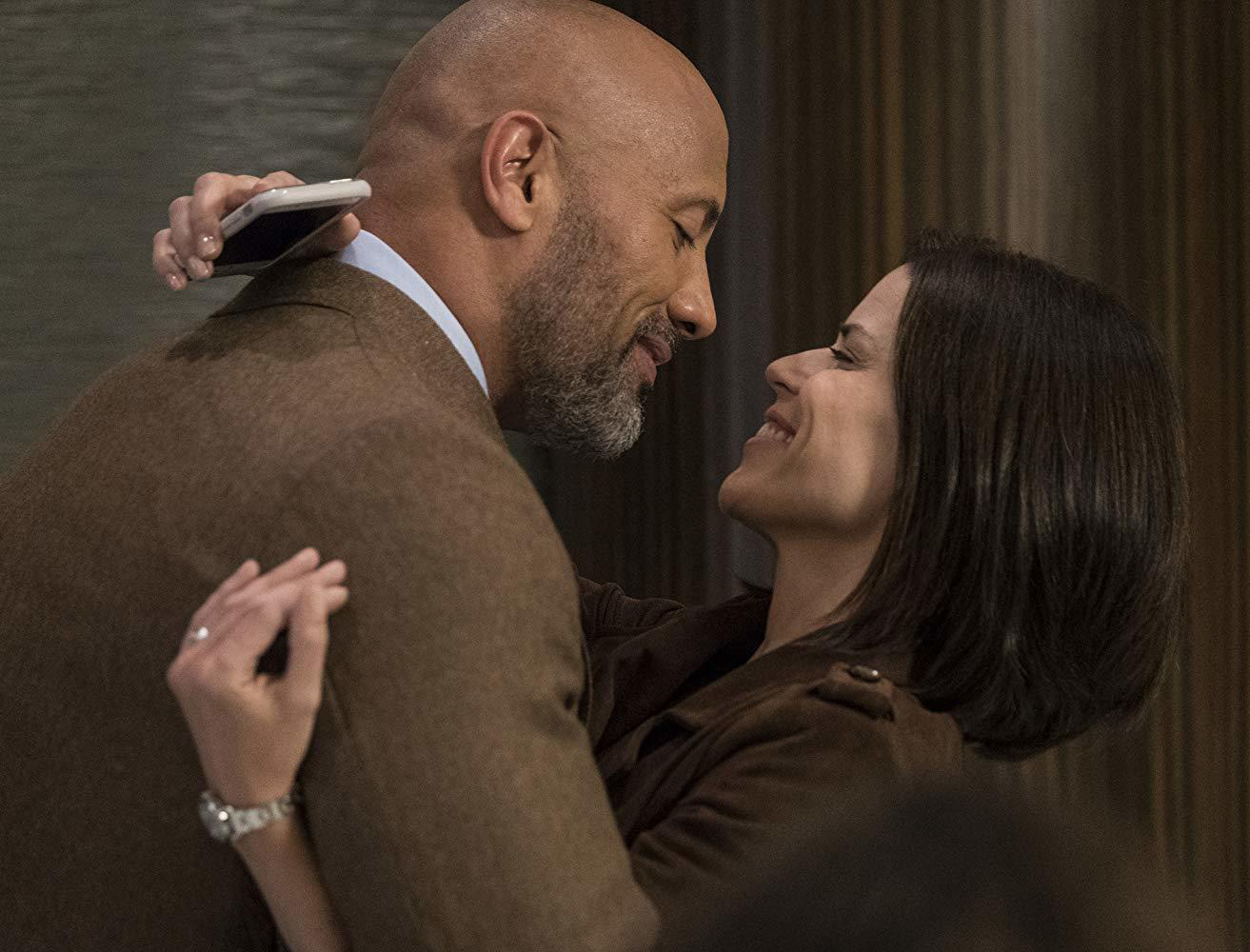 Skyscraper Kritik mit Dwayne Johnson Neve Campbell