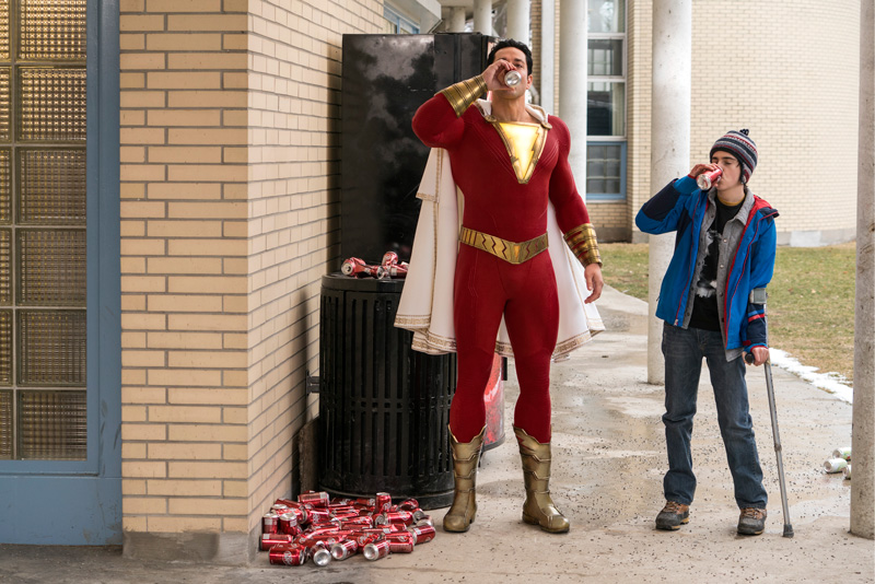 Zachary Levi mit Jack Dylan Grazer Shazam Kritik