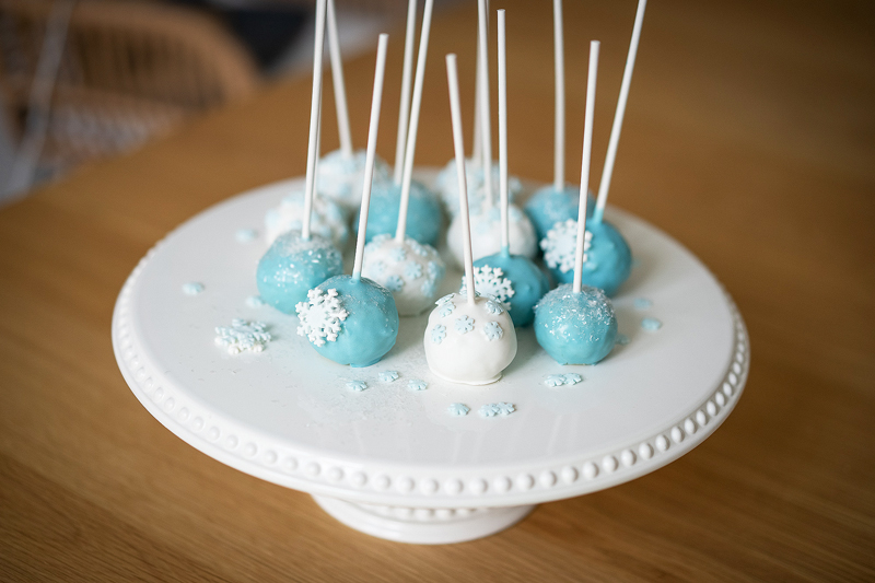 Die Eiskönigin 2 Cake Pops mit Zitronengeschmack Rezept von sharielle.de